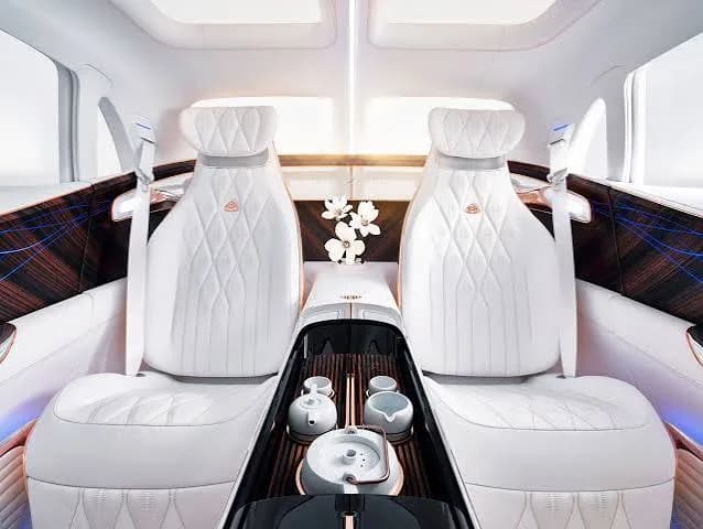 Mercedes-Maybach S-Class angle 2