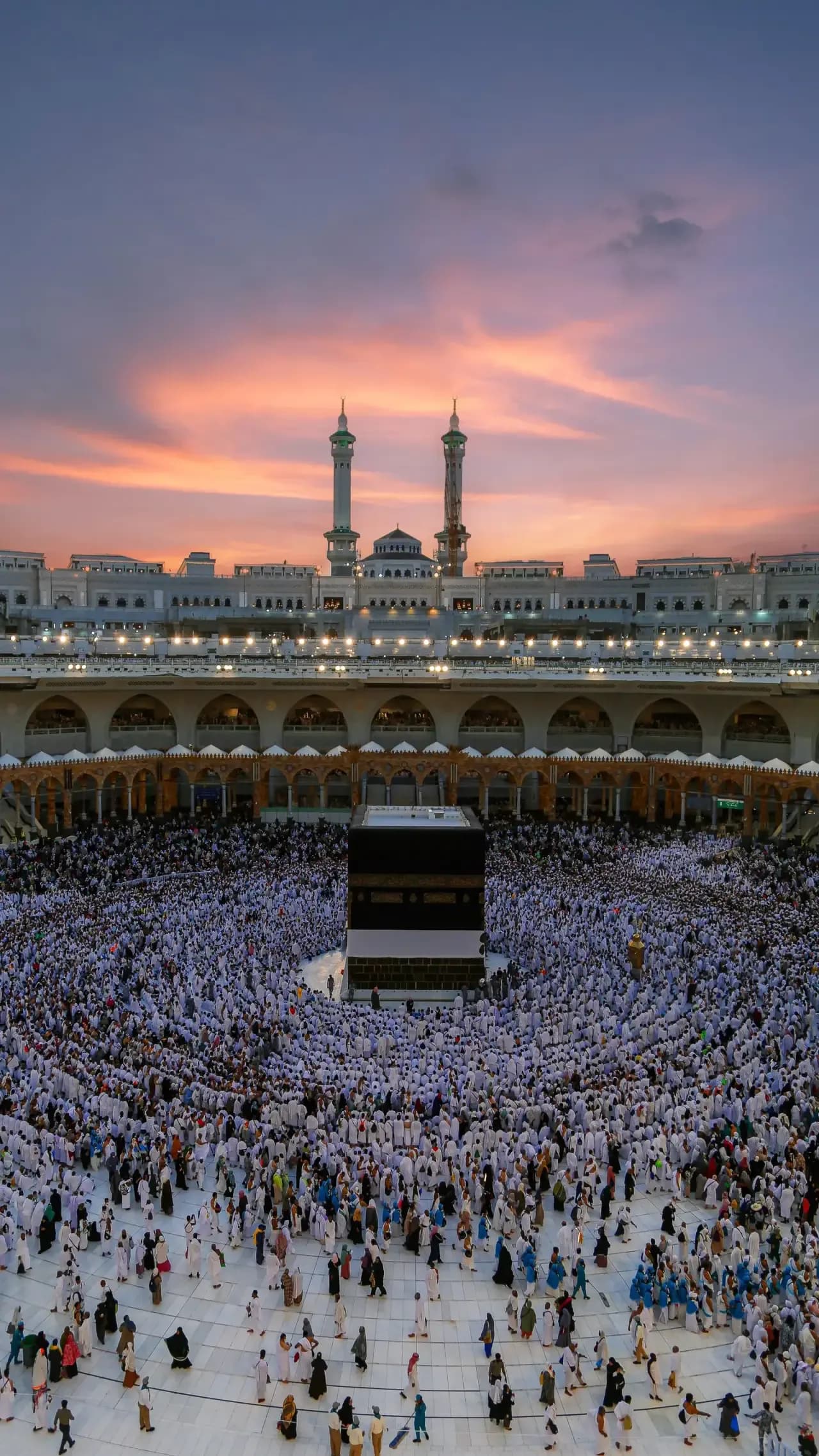 Grand mosque at sunset — Umrah & Ziyarat transport in Saudi Arabia